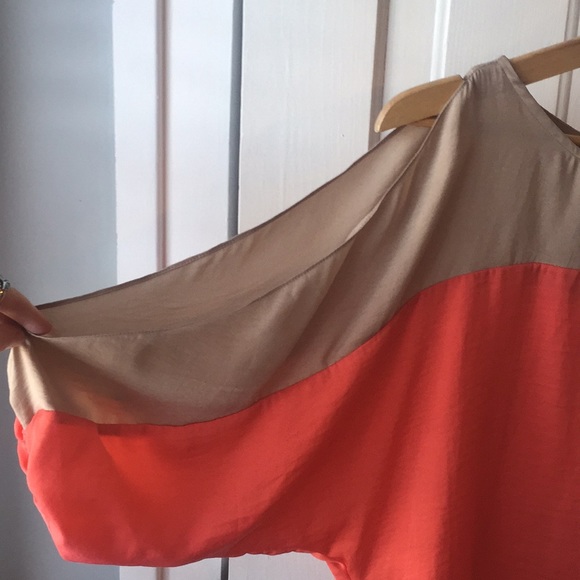 BCBG salmon and tan cut out sleeve blouse - Picture 3 of 5